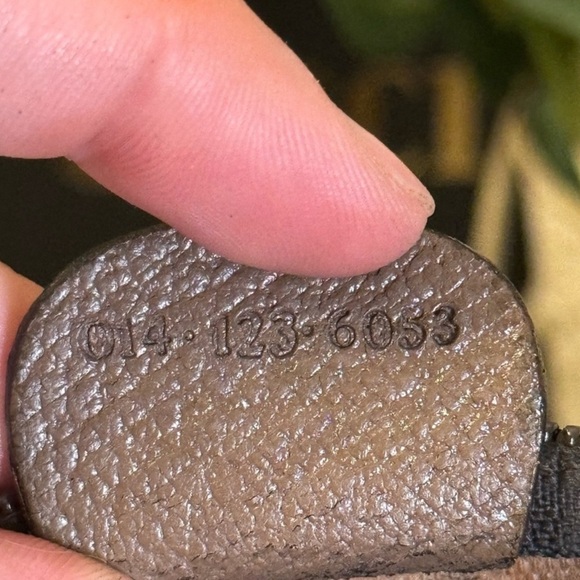 Gucci Gold Logo Pendant Necklace with Box/Dust Bag – Limited Snake Packaging - Picture 7 of 9